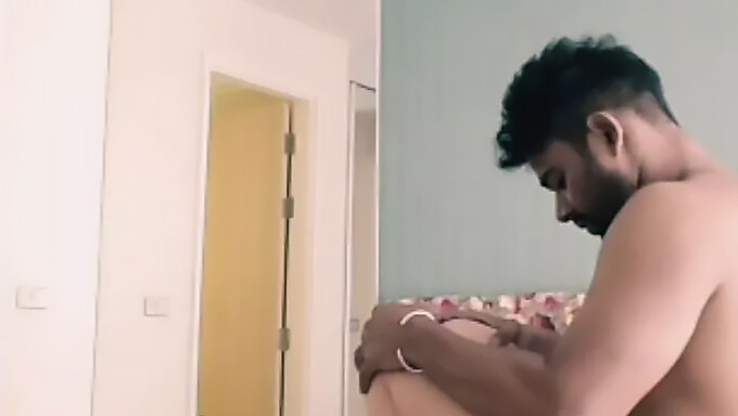 Vidéo Pov D'Une Adolescente Indienne Sexy Se Faisant Baiser Le Jour De La Saint-Valentin