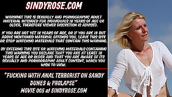 Sindy Rose'Un Anal Dildo Oyunu, Aşırı Dildo Sokmasına Ve Prolapsa Yol Açıyor