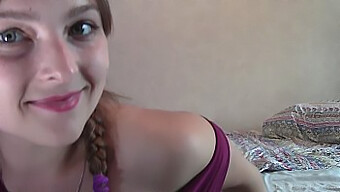 Chubby White Girl Gets Naughty On Webcam